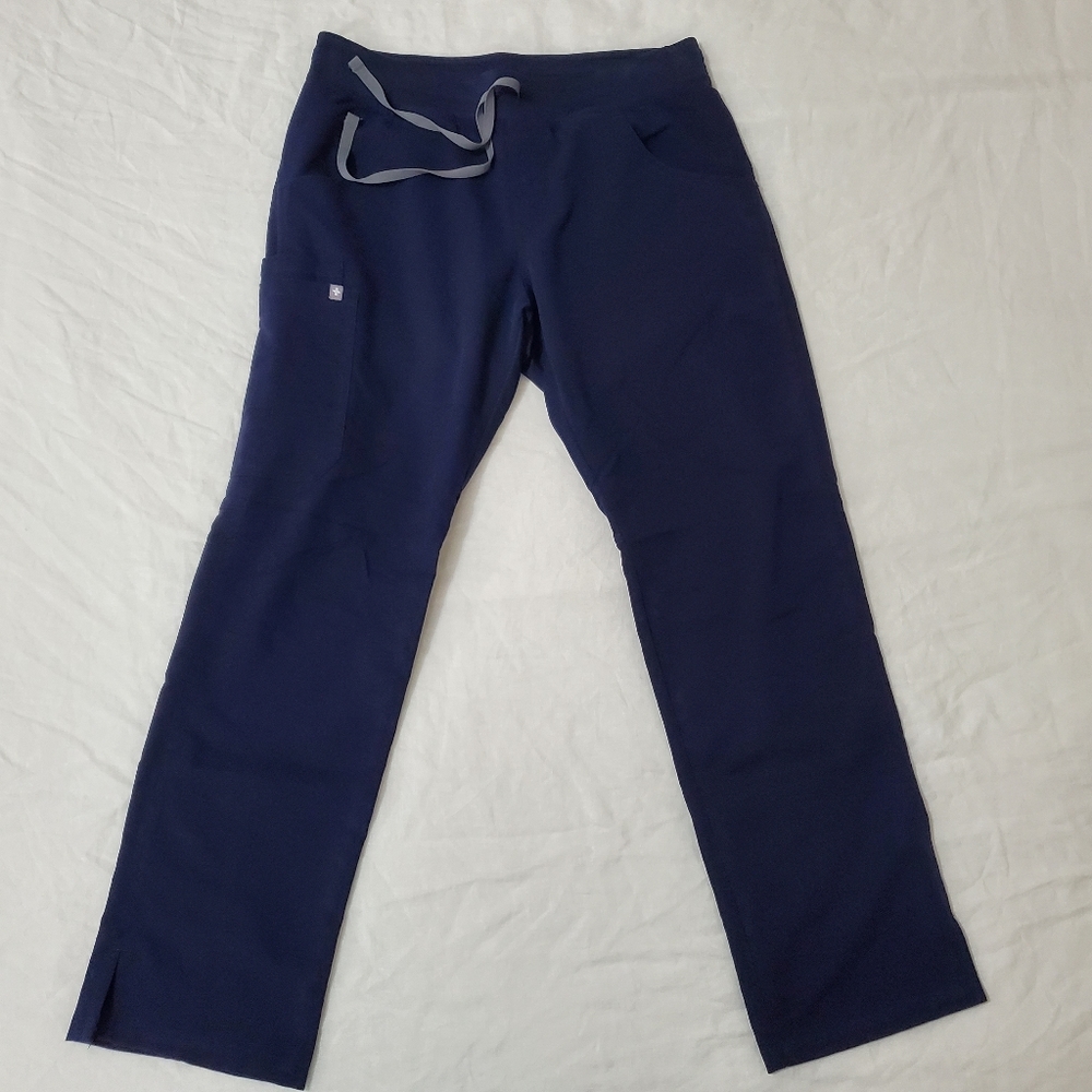 Figs Women's Navy Kade Cargo Scrub Pants (Medium)